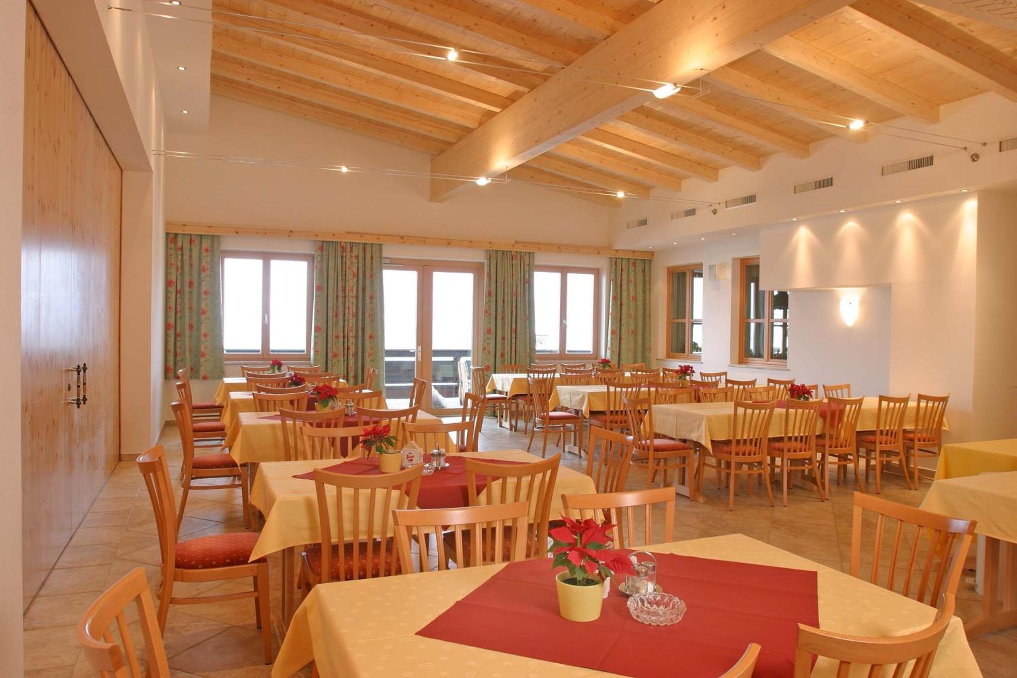 Jugend- Und Familienhotel Venedigerhof Neukirchen am Großvenediger Buitenkant foto